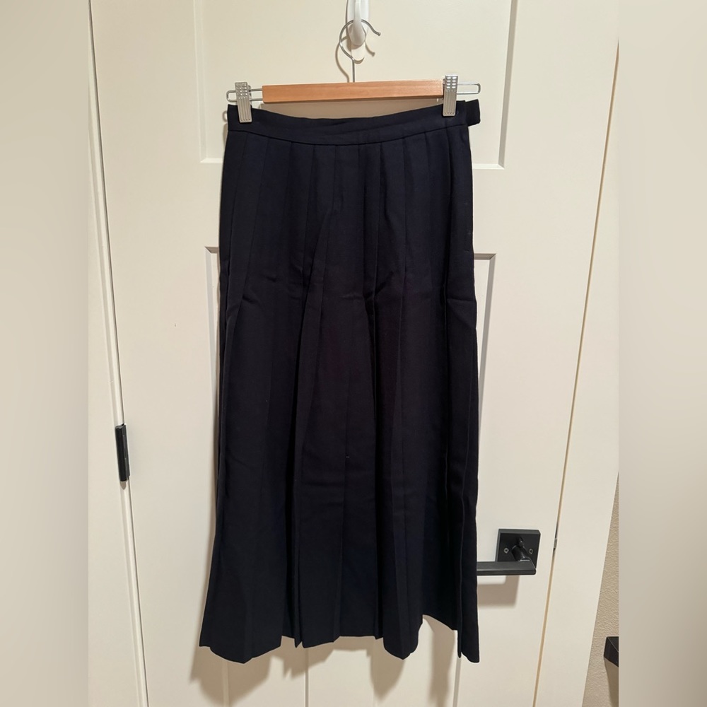Vintage Charter Club Black Pleated Skirt sized 4
